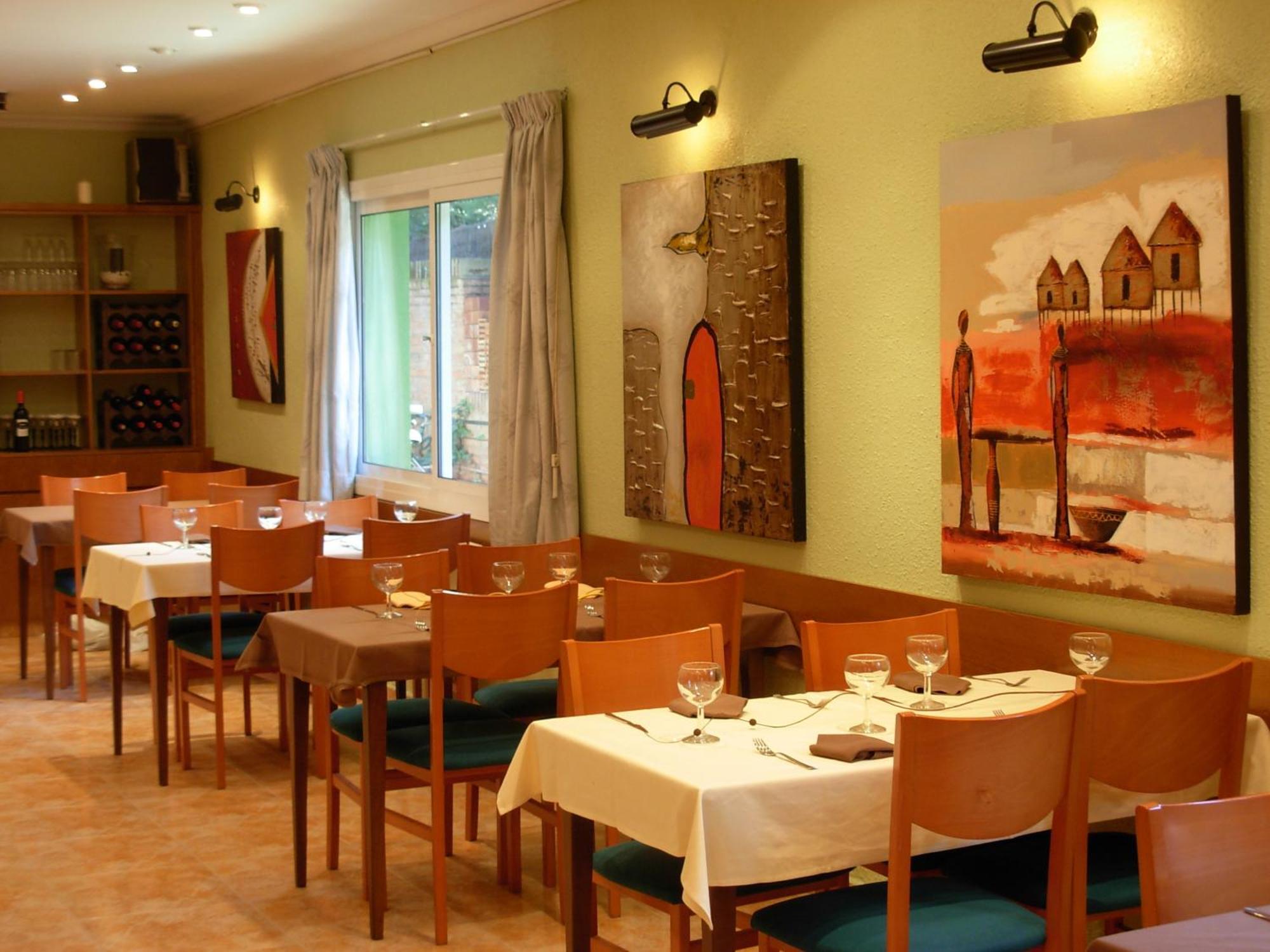 Hotel Rodsan Suizo Castelldefels Eksteriør billede