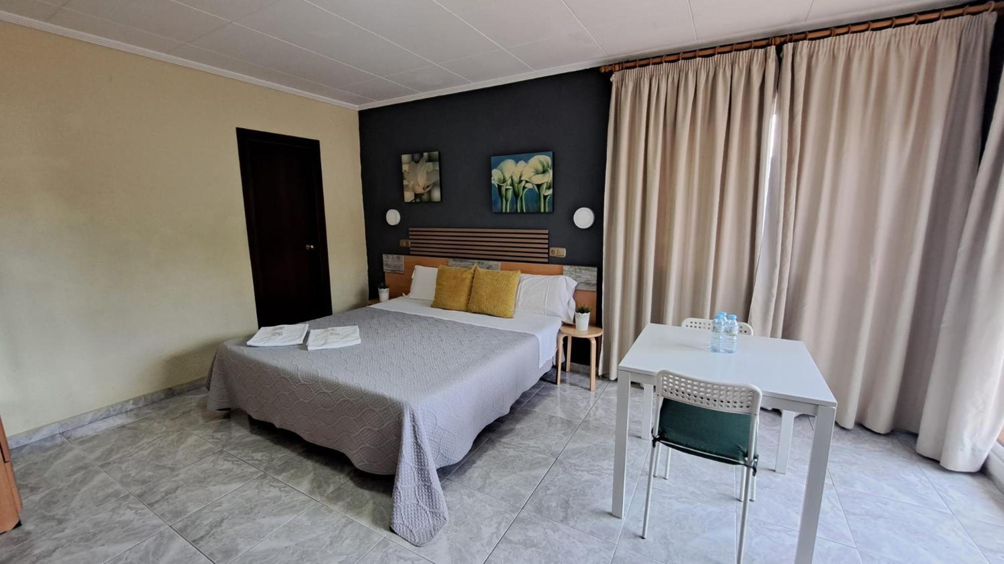 Hotel Rodsan Suizo Castelldefels Eksteriør billede