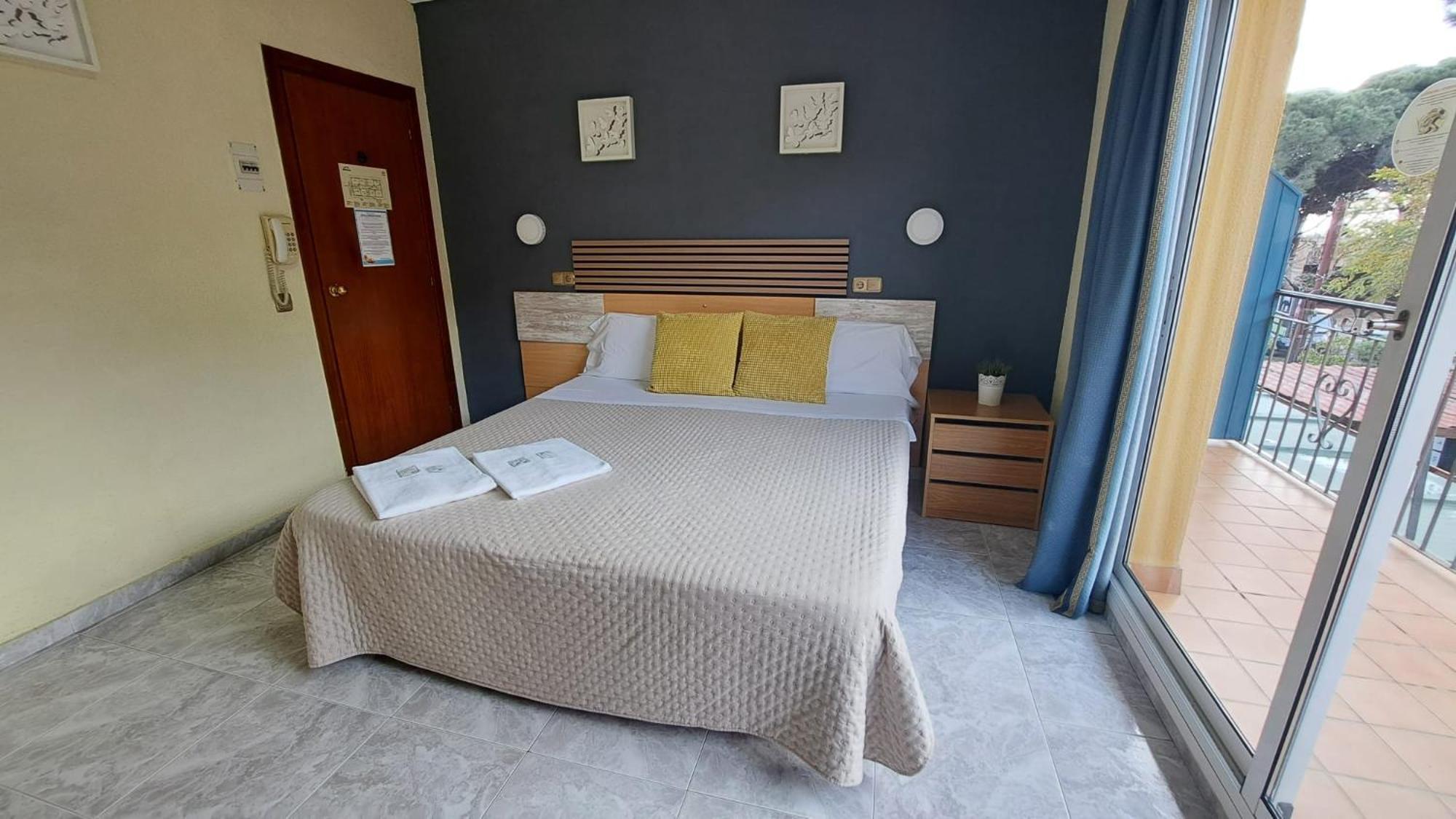 Hotel Rodsan Suizo Castelldefels Eksteriør billede